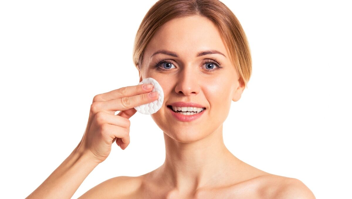 AHA BHA Pads: Exfoliating Peel for Smooth, Clear Skin