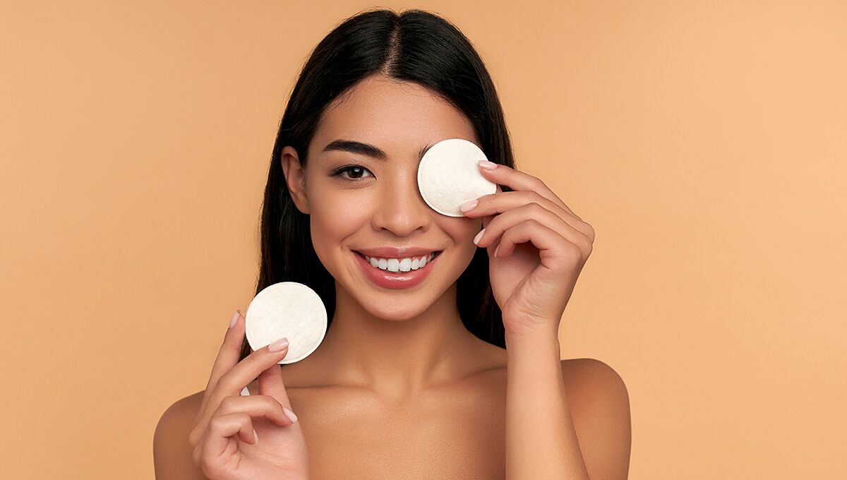 How Salicylic Acid Pads Can Transform Your Skincare Routine